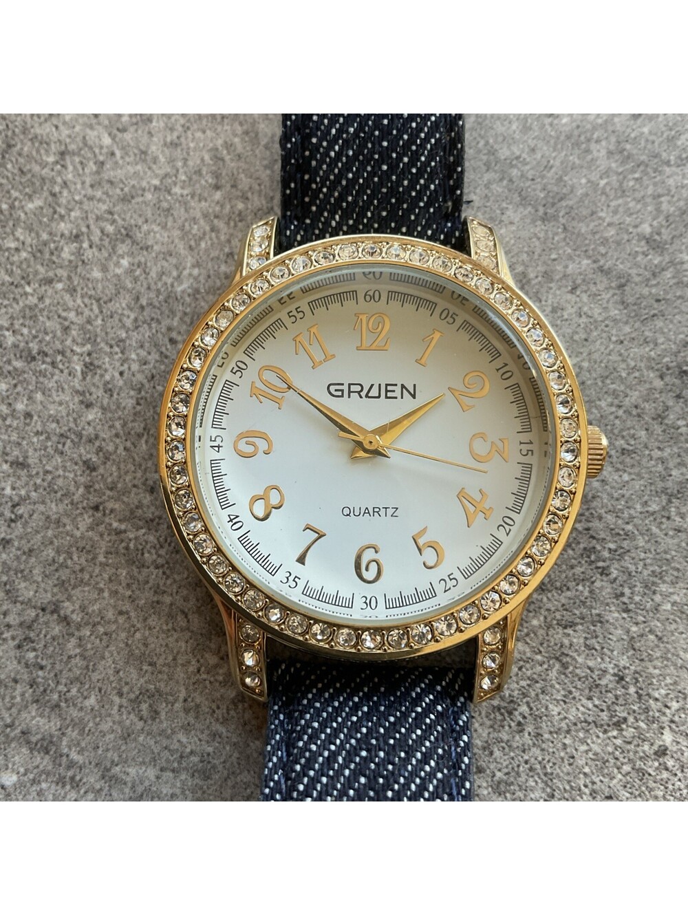 Gruen Womens Watch 39mm Gold Tone Case Crystal Accent Bezel White Dial B-Y